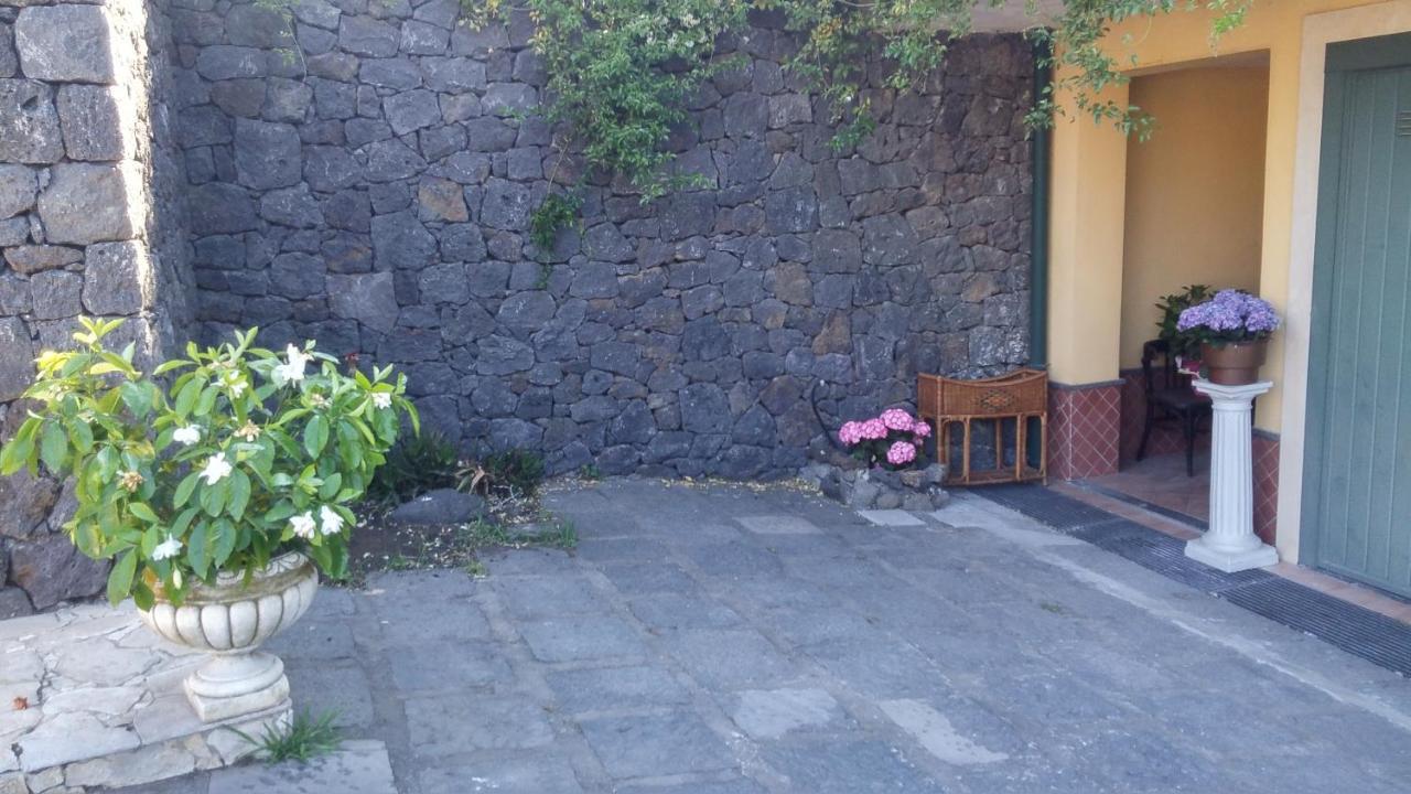 La Casa Del Melograno Bed and Breakfast Santa Venerina Eksteriør billede